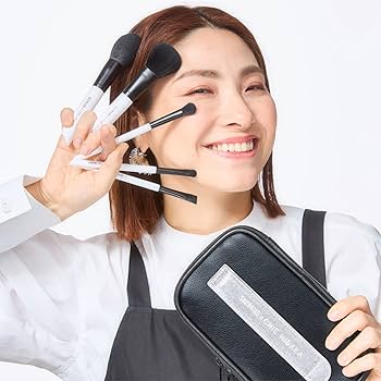 Amazon | SIXPLUS X CHIE HIDAKA メイクブラシ5本セット Black